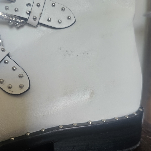 Gianni Bini White Leather Studded Side Zip Winklepicker Ankle Boots 9 - Picture 2 of 5